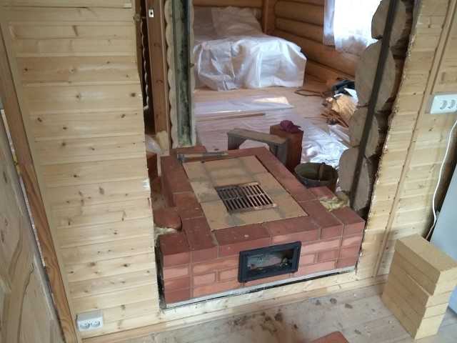 печь на две комнаты в деревянном